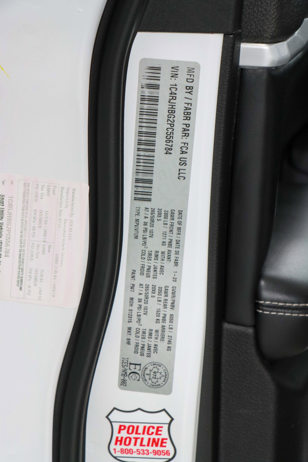 Used 2023 Jeep Grand Cherokee Limited w/ Luxury Tech Group II image 32