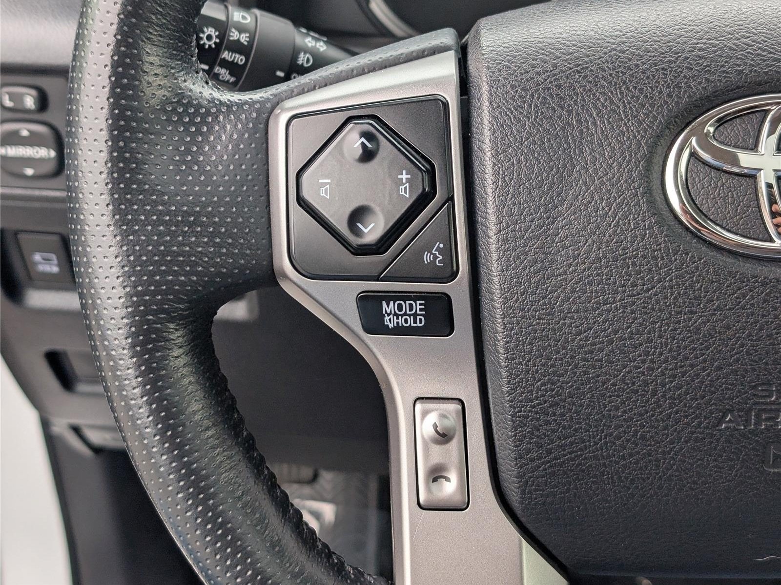 Used 2024 Toyota 4Runner Limited AWD/4WD image 25