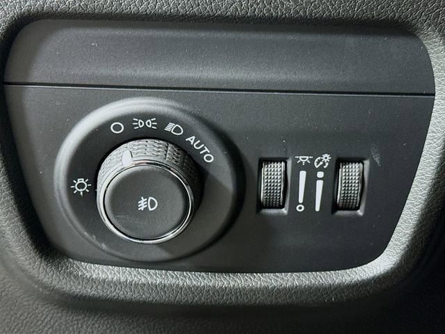 Used 2024 Jeep Grand Cherokee L Overland w/ Advanced Protech Group III image 10