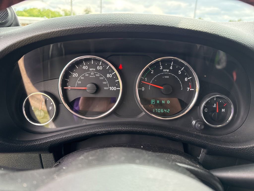 Used 2012 Jeep Wrangler Unlimited Sahara AWD/4WD image 6