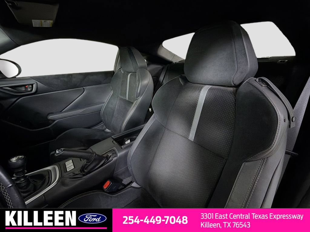 Used 2024 Toyota GR86 Premium image 10