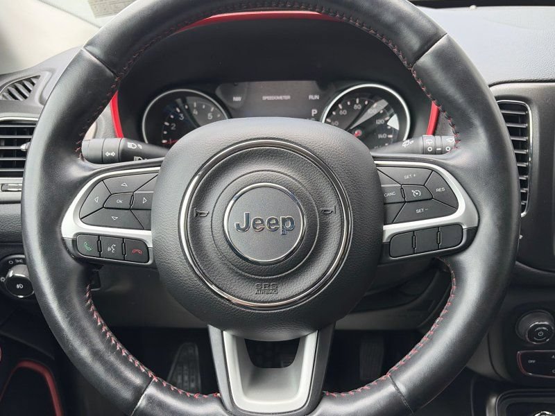 Used 2018 Jeep Compass Trailhawk w/ Leather Interior Group AWD/4WD image 18