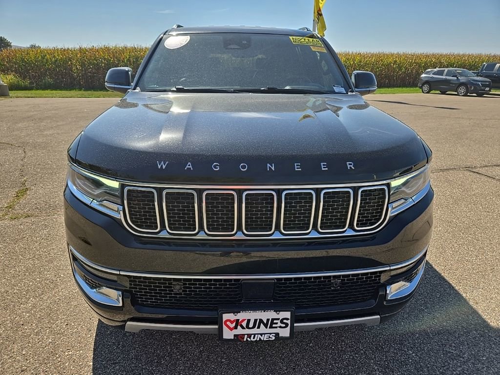 Used 2024 Jeep Wagoneer L Series II w/ Flexible Seating Group image 4