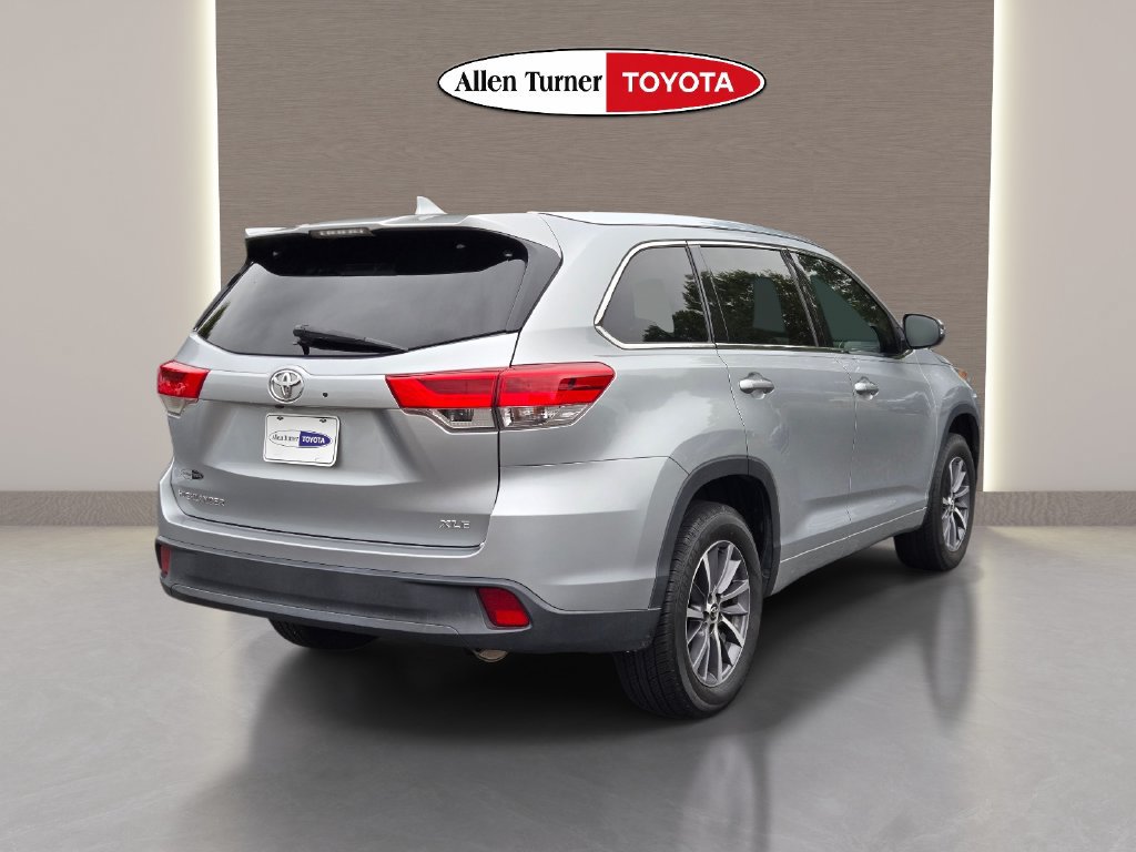 Used 2018 Toyota Highlander XLE FWD image 6