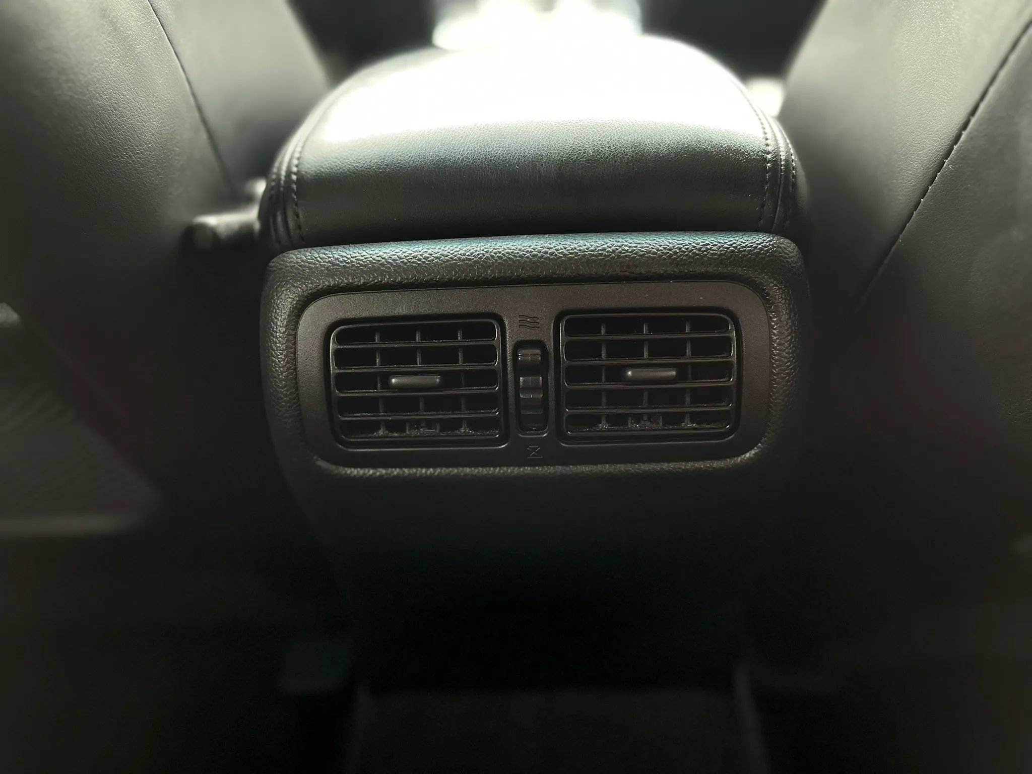 Used 2015 INFINITI Q40 w/ Navigation Package RWD image 18