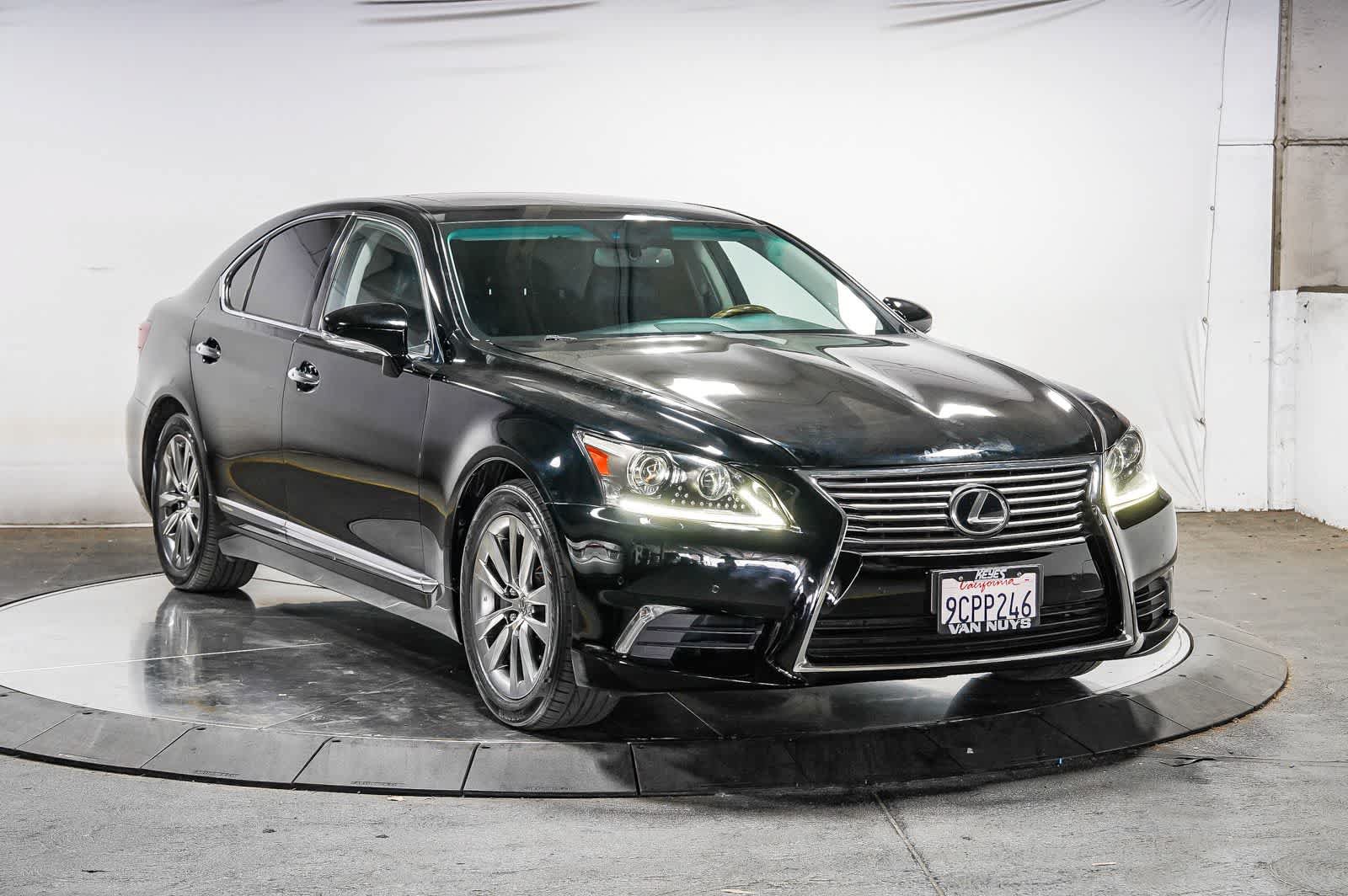 Used 2016 Lexus LS 460 w/ Comfort Package RWD image 5