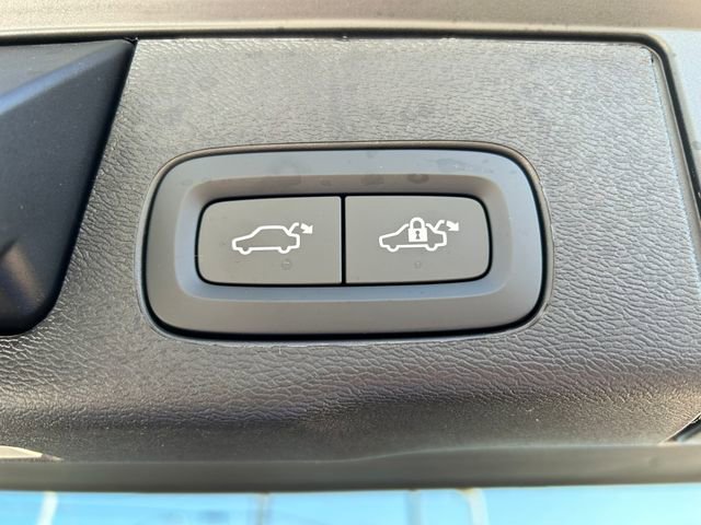New 2026 Volvo XC60 B5 Plus w/ Climate Package image 12