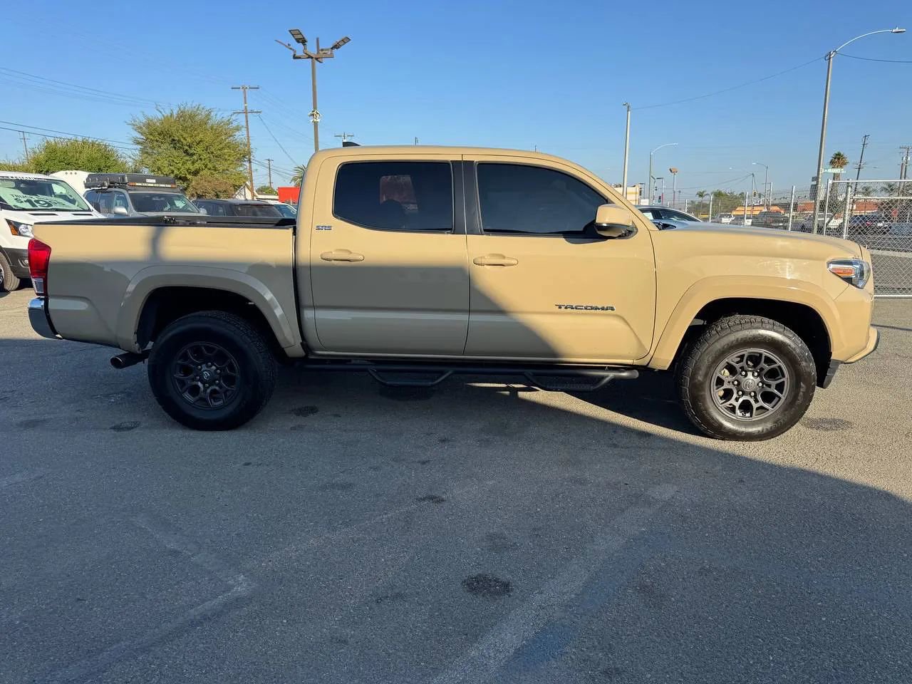 Used 2017 Toyota Tacoma SR5 image 8