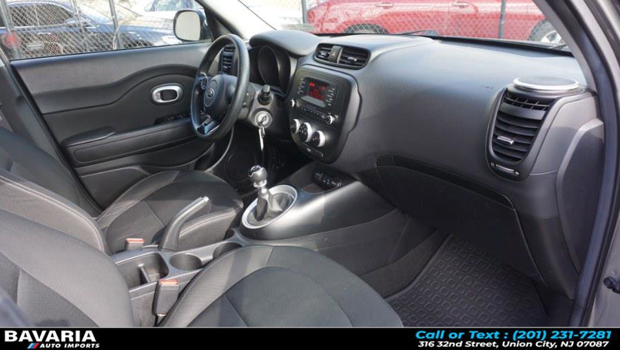 Used 2014 Kia Soul 5dr Wgn Auto Base image 20