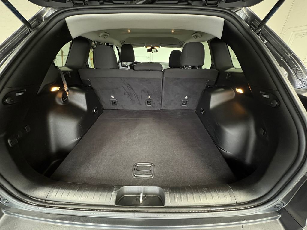 Used 2019 Jeep Cherokee Latitude w/ Cold Weather Group image 28