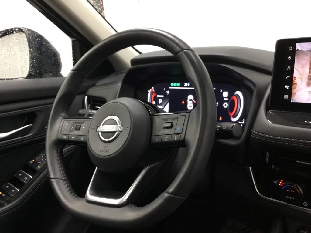 Used 2024 Nissan Rogue SL w/ SL Premium Package image 35