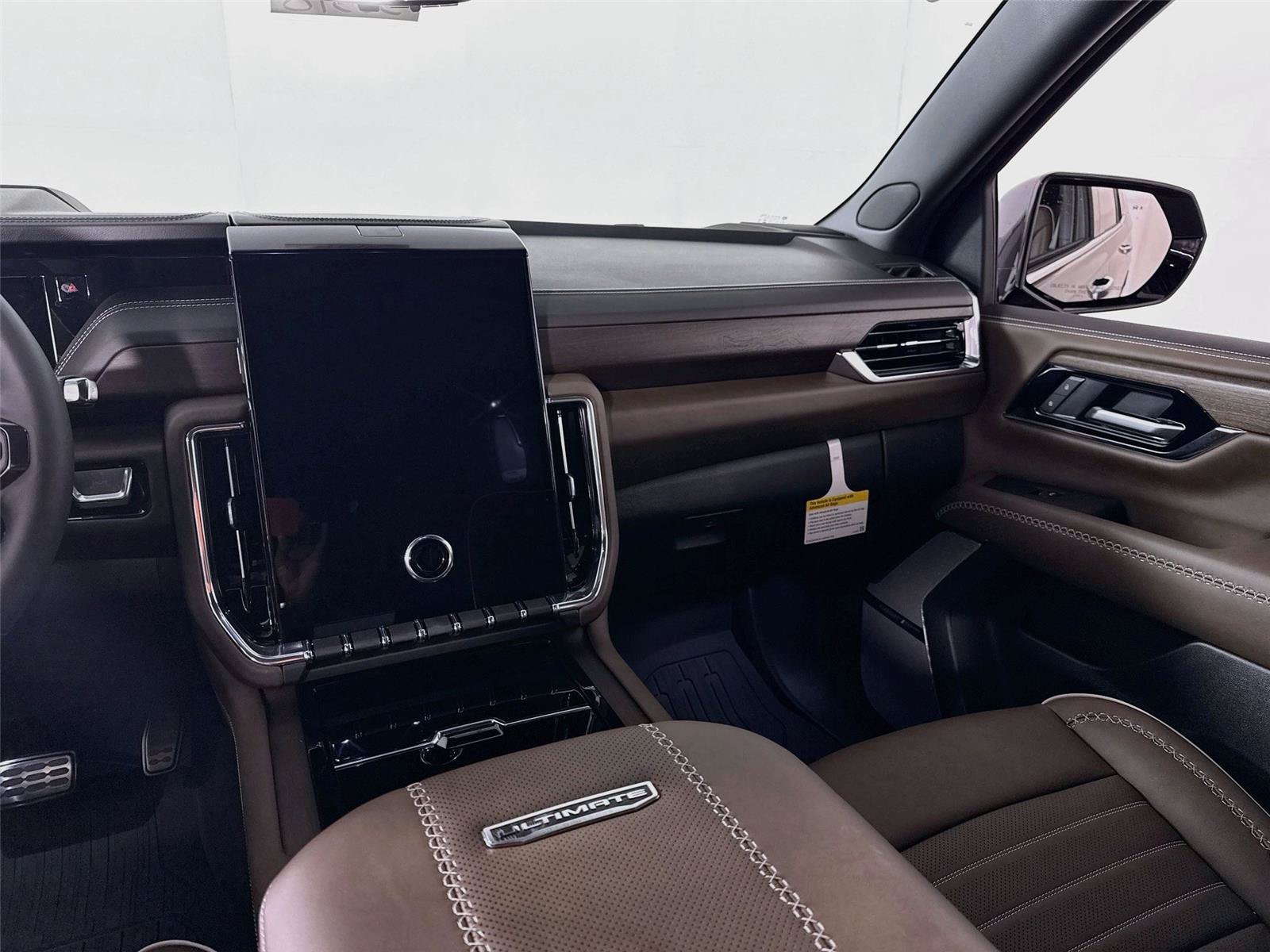 New 2026 GMC Yukon Denali Ultimate w/ LPO, Floor Liner Package AWD/4WD image 18