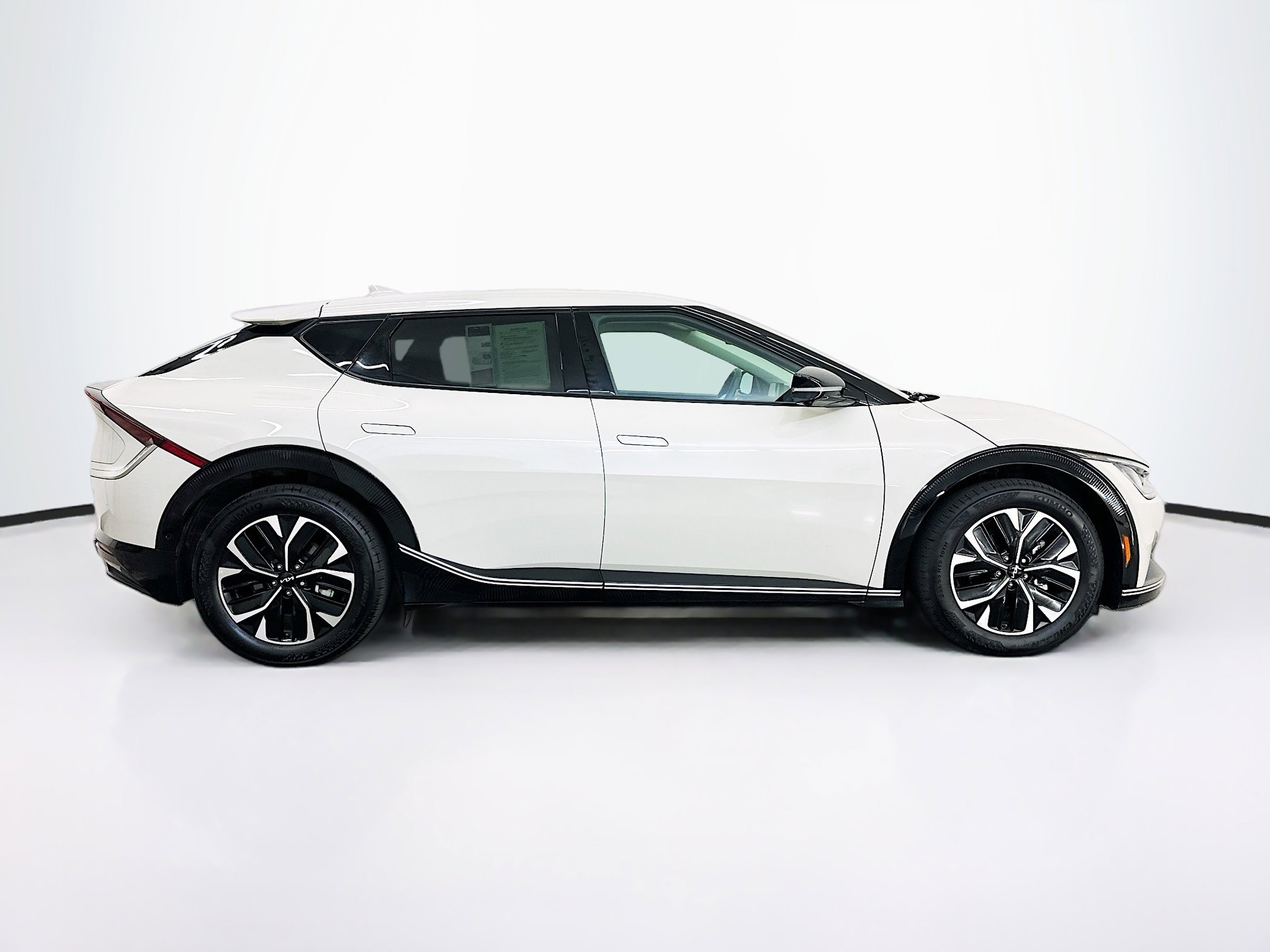 Used 2024 Kia EV6 Wind w/ Wind Technology Package AWD/4WD image 10