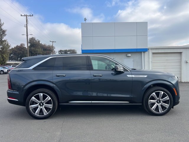 Used 2025 Cadillac Escalade IQ Luxury 2 w/ LPO, Premium Carpet Package image 3