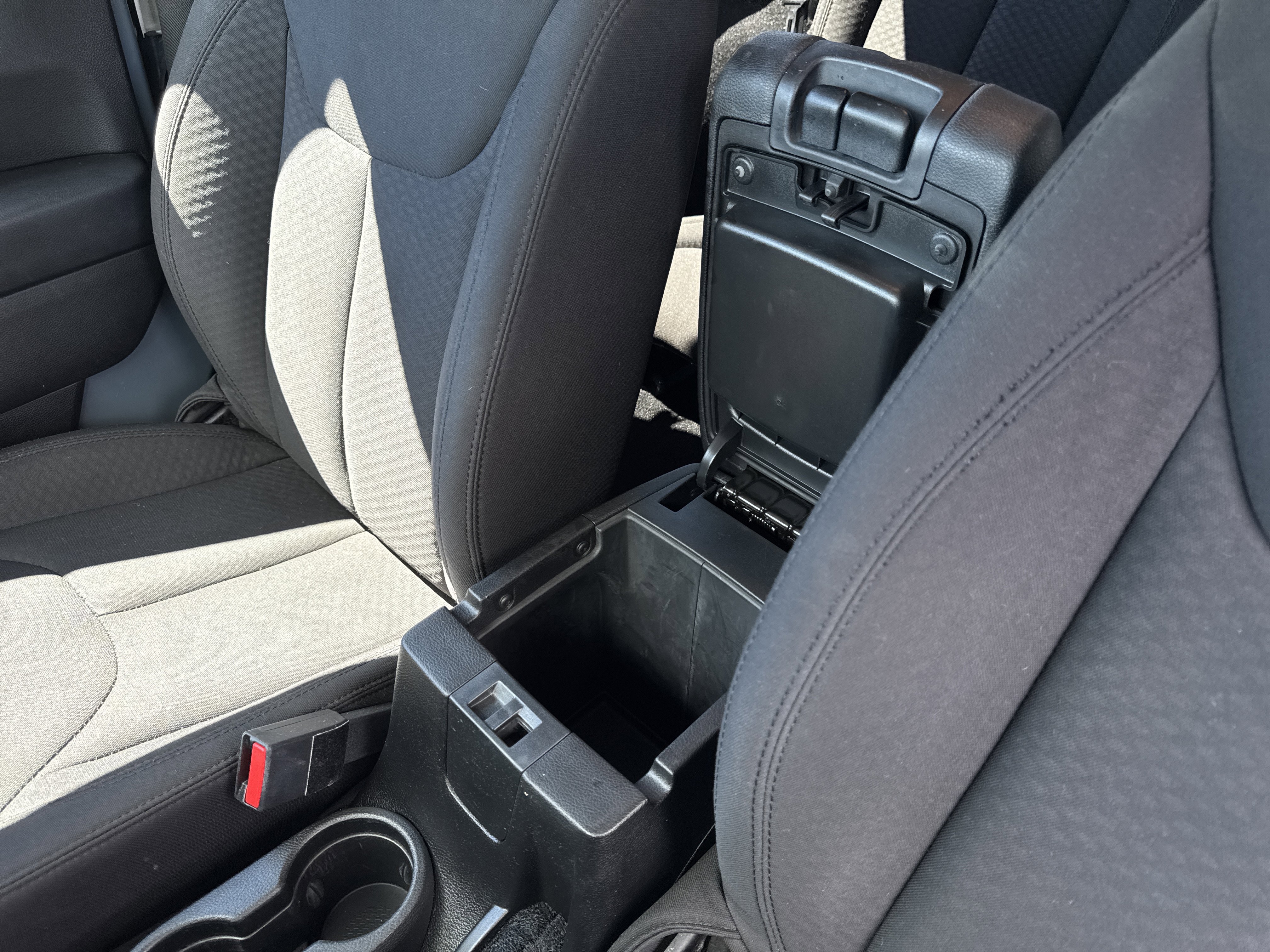 Used 2014 Jeep Wrangler Sport AWD/4WD image 10