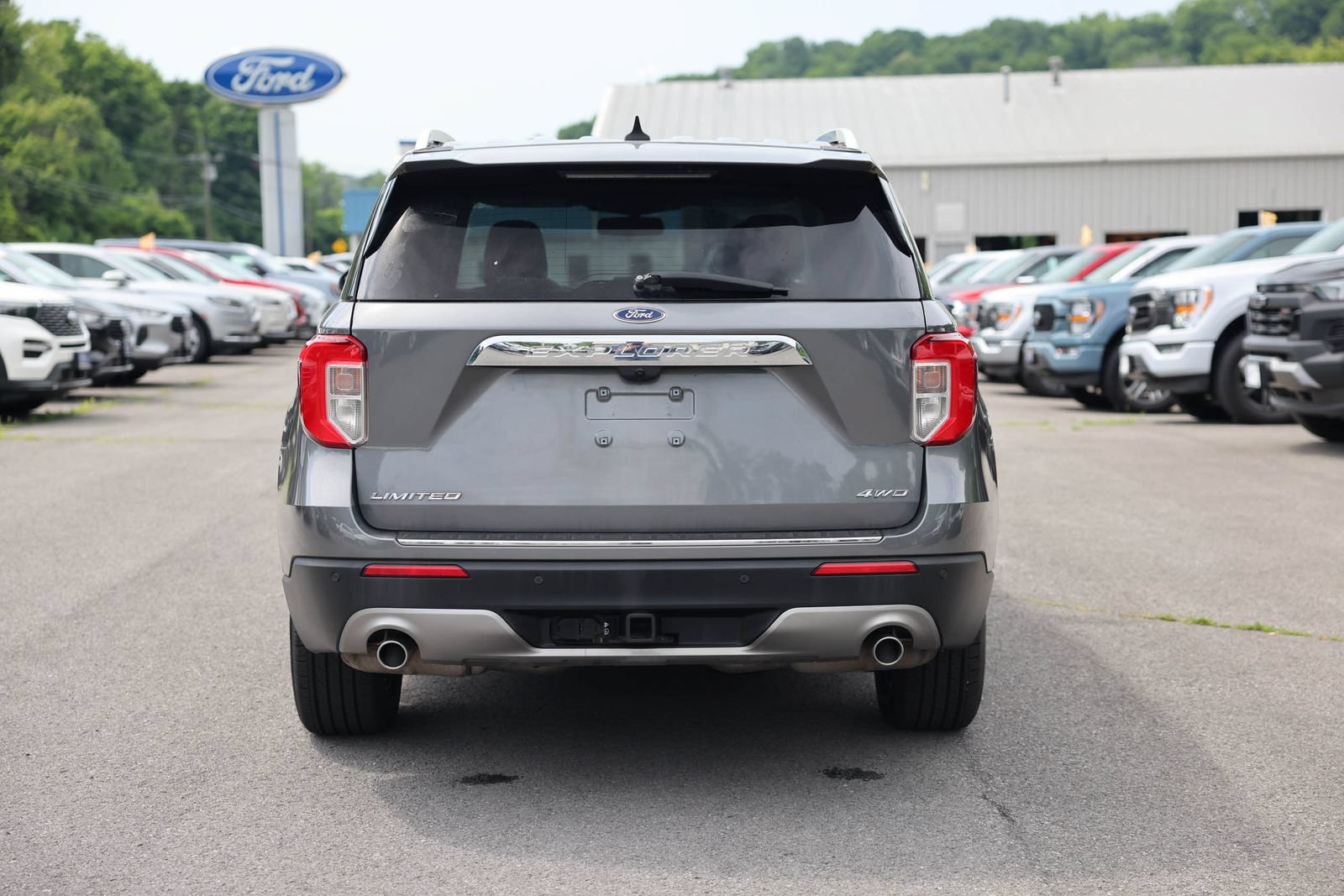 Used 2023 Ford Explorer Limited w/ Limited Technology Package AWD/4WD image 6
