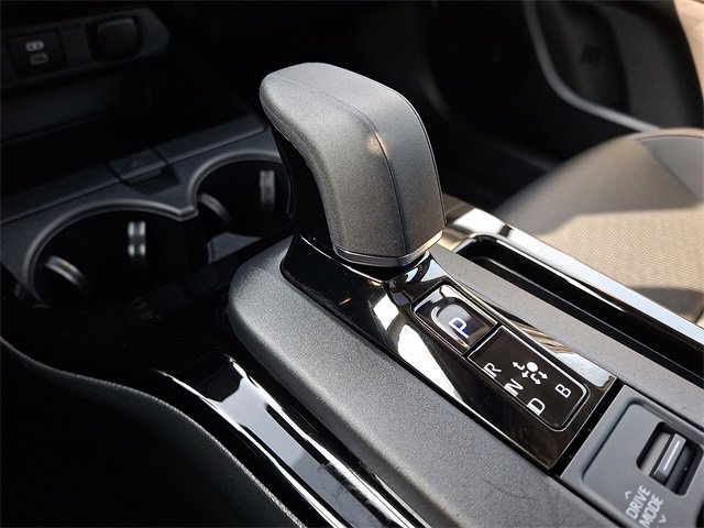 Used 2025 Toyota Prius AWD image 9