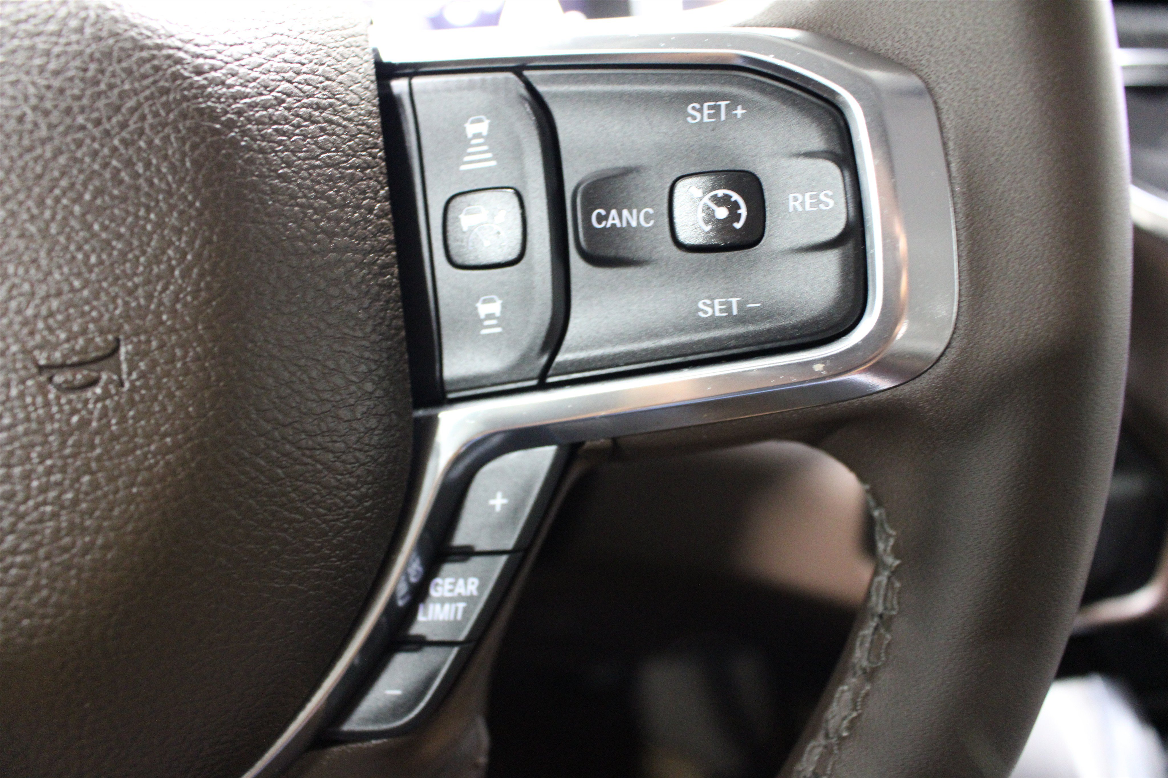 Used 2026 RAM 3500 Laramie AWD/4WD image 13