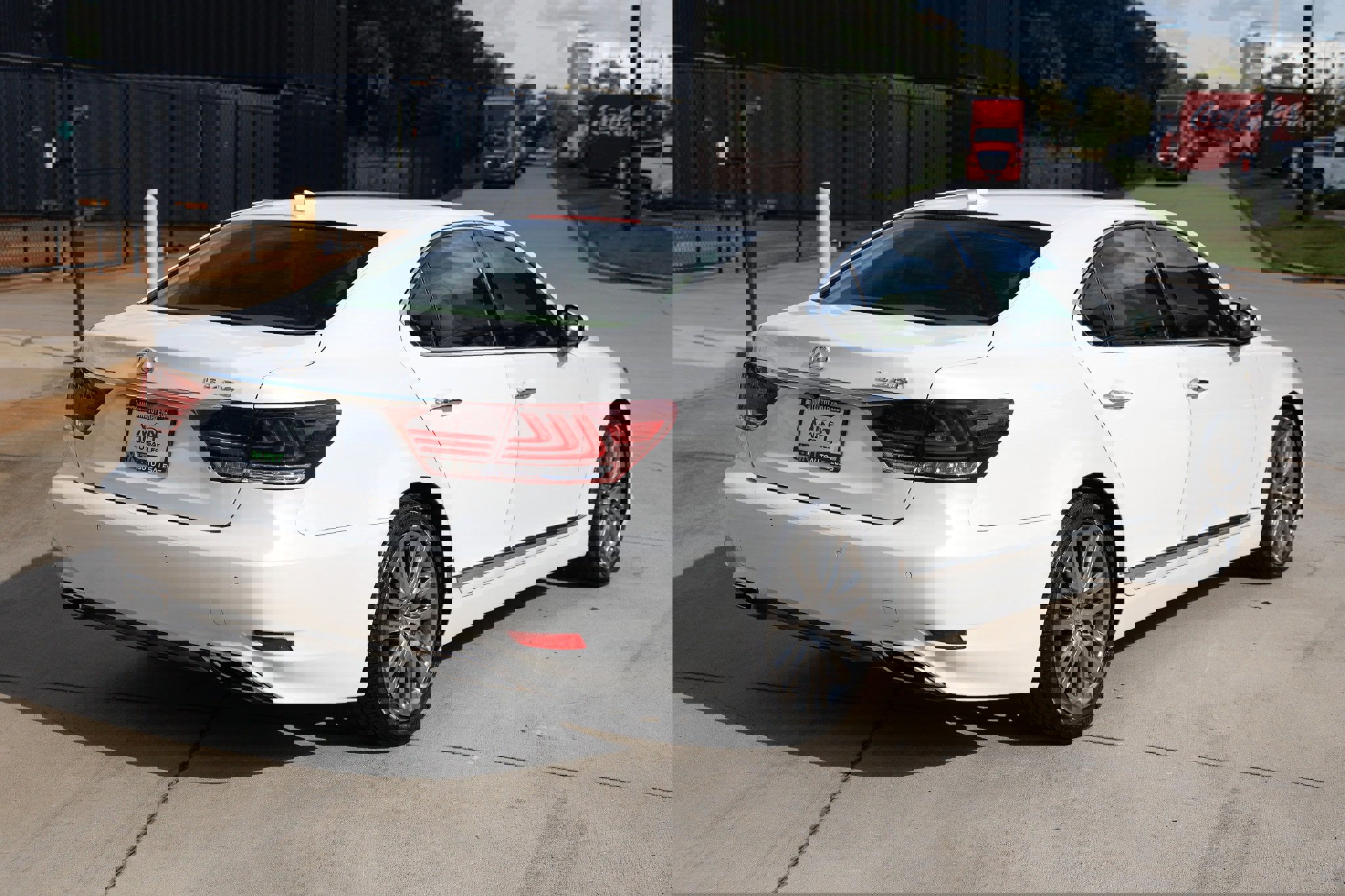 Used 2015 Lexus LS 460 image 16