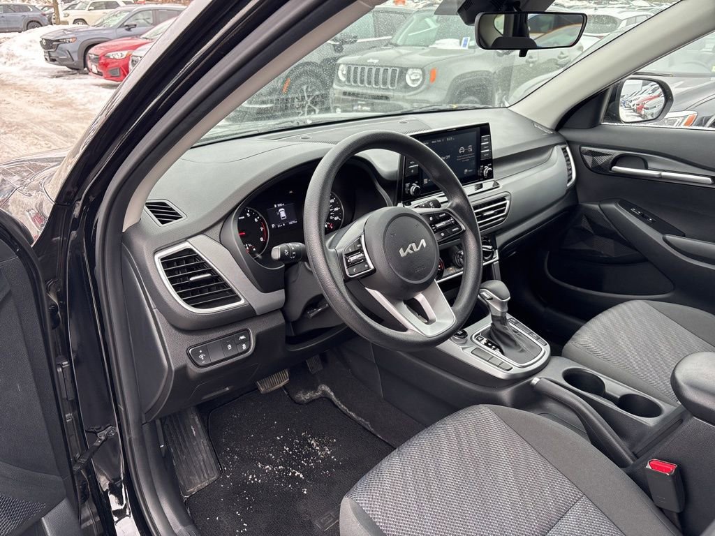 Certified 2023 Kia Seltos LX image 16