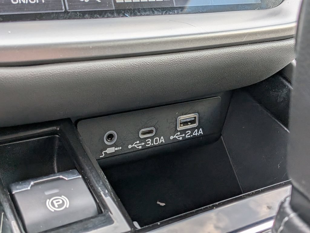 Used 2025 Subaru Outback Onyx Edition AWD/4WD image 31