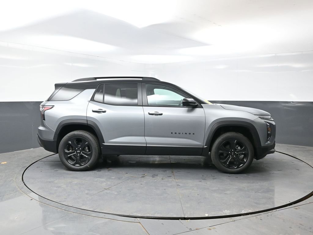 New 2026 Chevrolet Equinox LT w/ Convenience Package II image 2