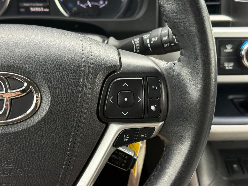 Certified 2019 Toyota Highlander Plus AWD/4WD image 22