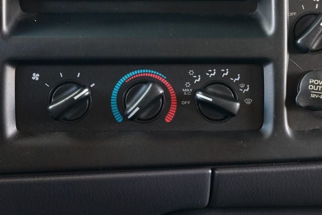 Used 2000 Dodge B3500 RWD image 36