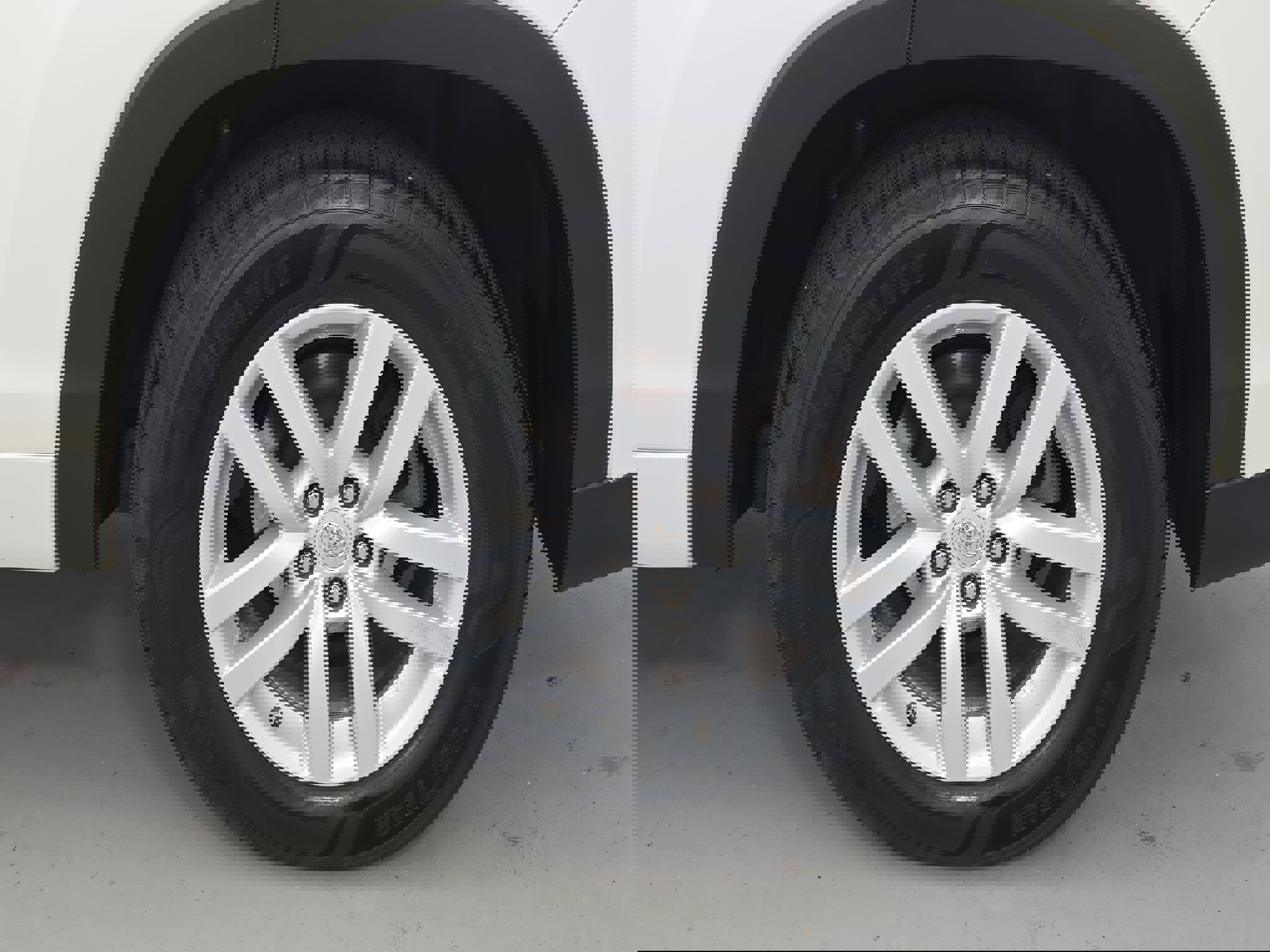 Used 2015 Toyota Highlander LE image 31