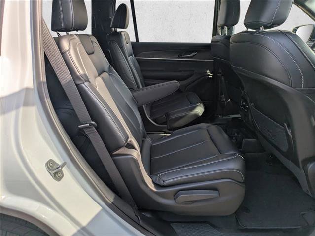 Used 2025 Jeep Grand Cherokee L Limited image 21
