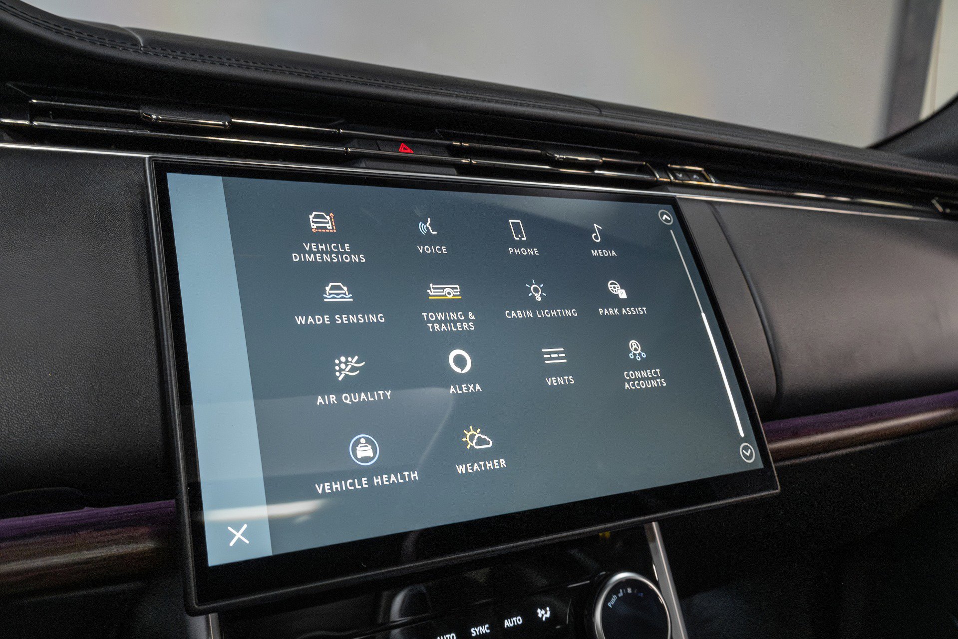 Used 2023 Land Rover Range Rover Long Wheelbase Autobiography image 56