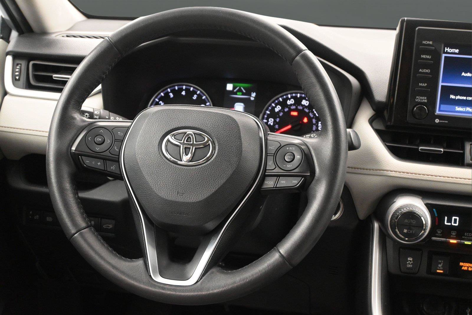Used 2022 Toyota RAV4 XLE Premium AWD/4WD image 13