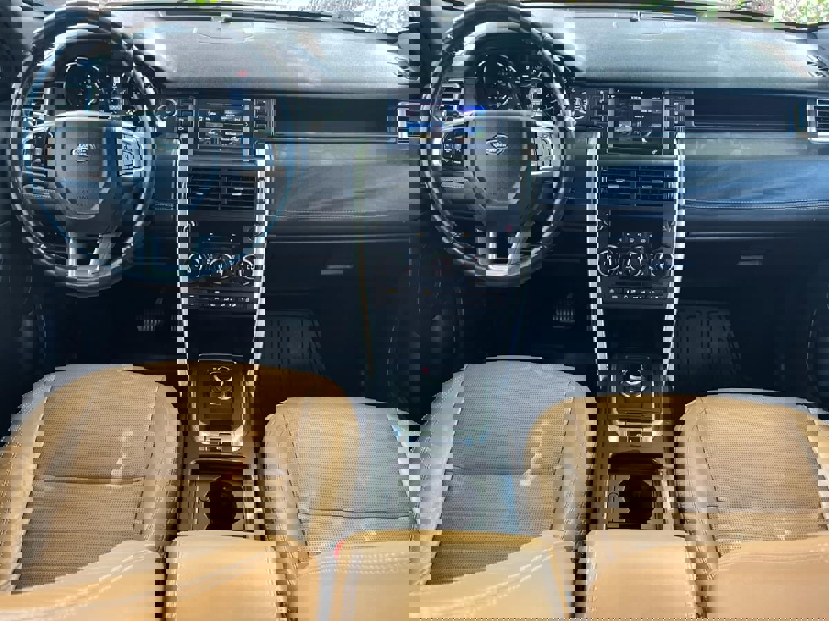 Used 2018 Land Rover Discovery Sport HSE Luxury AWD/4WD image 39