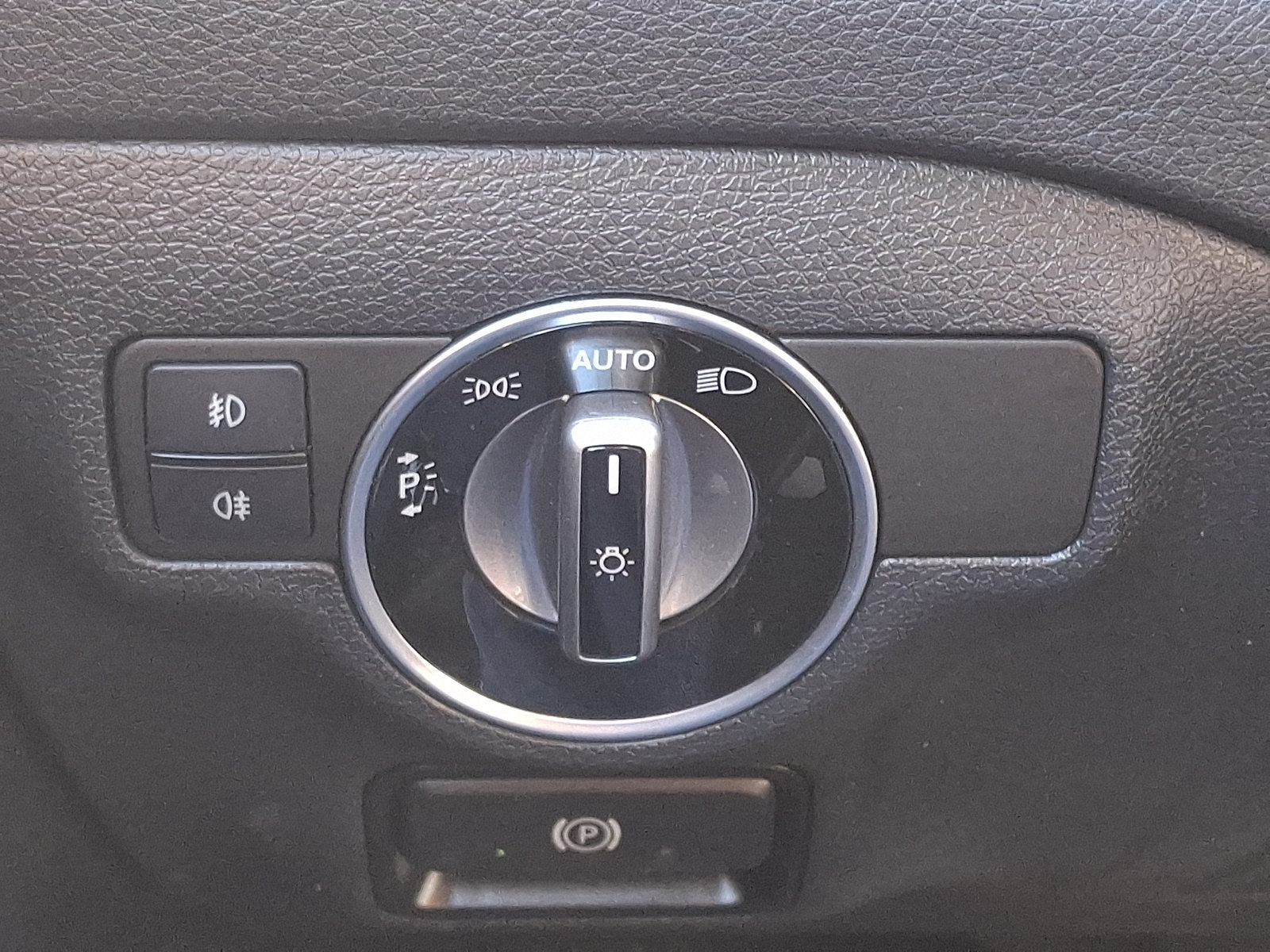 Used 2019 Mercedes-Benz GLA 250 4MATIC image 27
