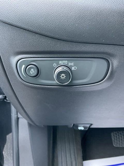 Used 2023 Chevrolet Equinox LT w/ Driver Convenience Package AWD/4WD image 28