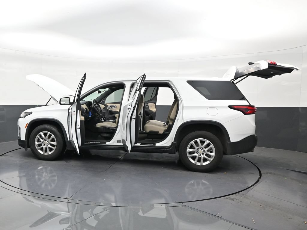 Used 2023 Chevrolet Traverse LS FWD image 29