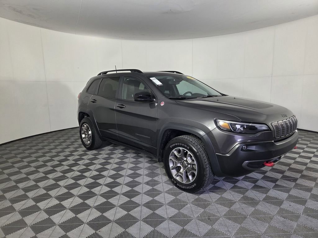 Used 2022 Jeep Cherokee Trailhawk w/ Trailer Tow Group AWD/4WD image 2
