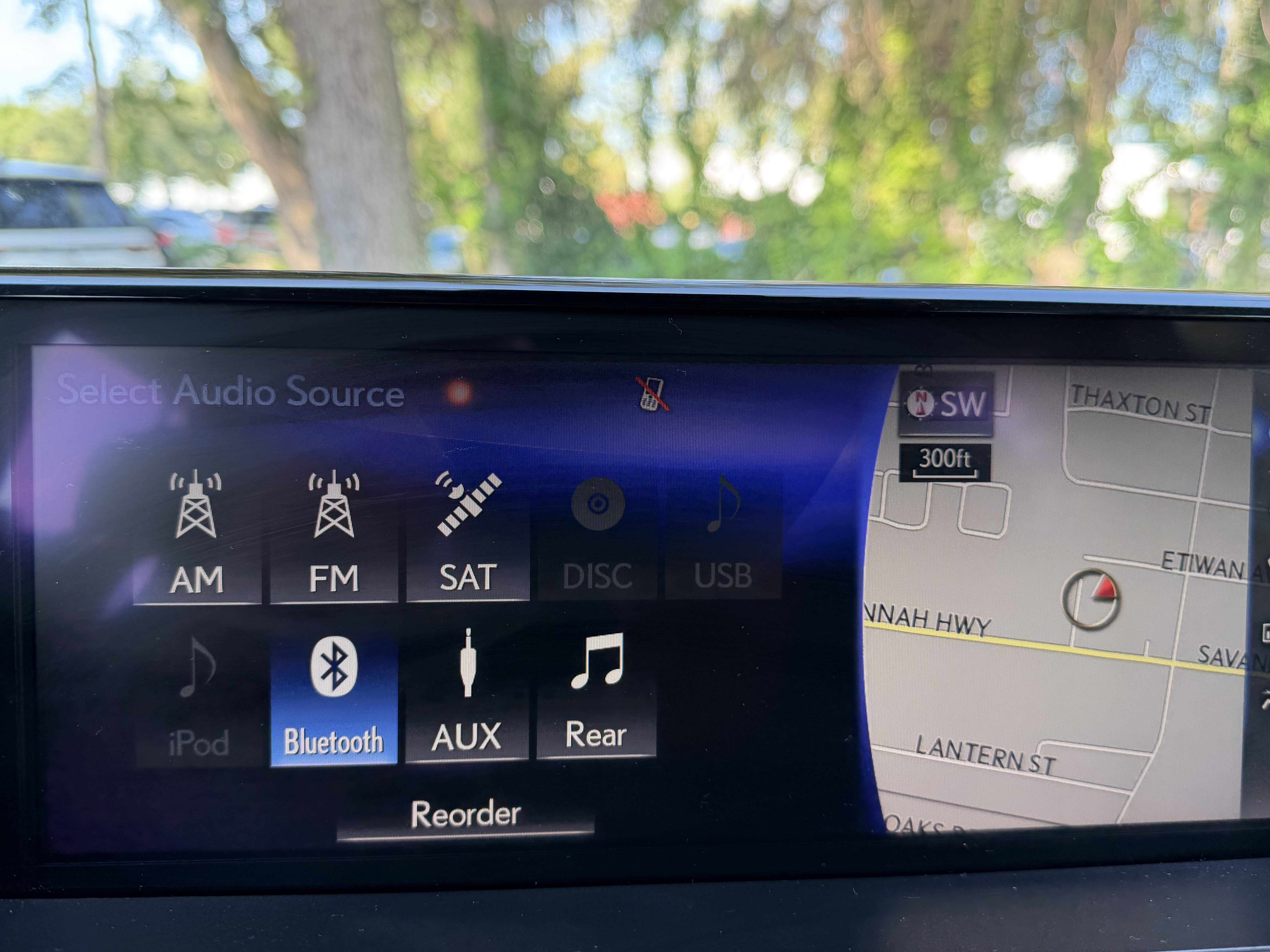Used 2020 Lexus LX 570 4WD w/ Luxury Package image 23