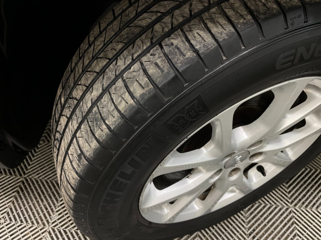 Used 2015 Jeep Cherokee Latitude w/ Cold Weather Group image 45