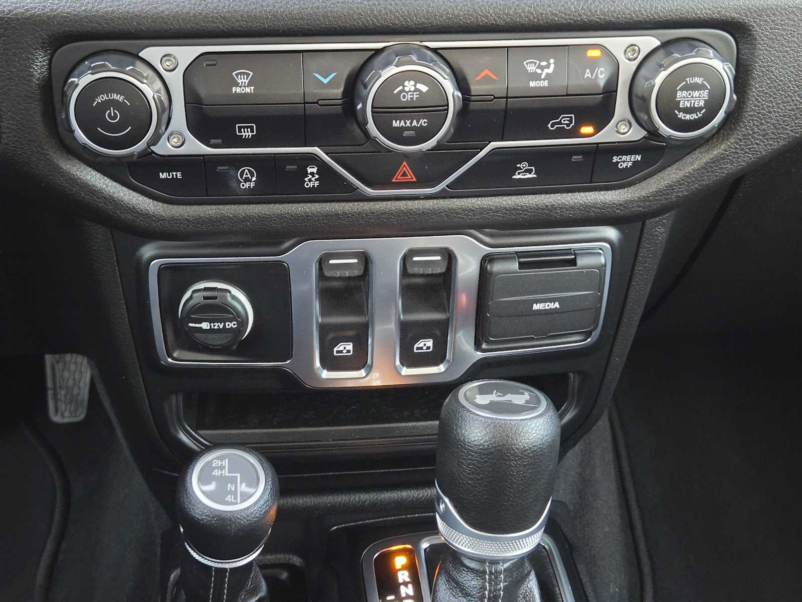 Used 2024 Jeep Wrangler Sport AWD/4WD image 18