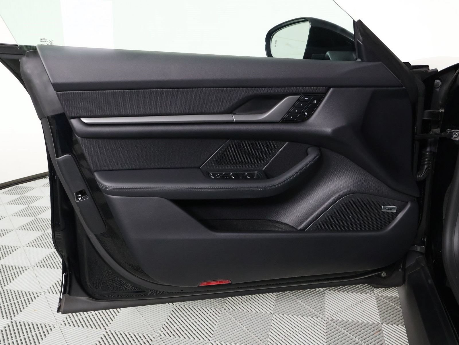 Certified 2026 Porsche Taycan AWD/4WD image 20