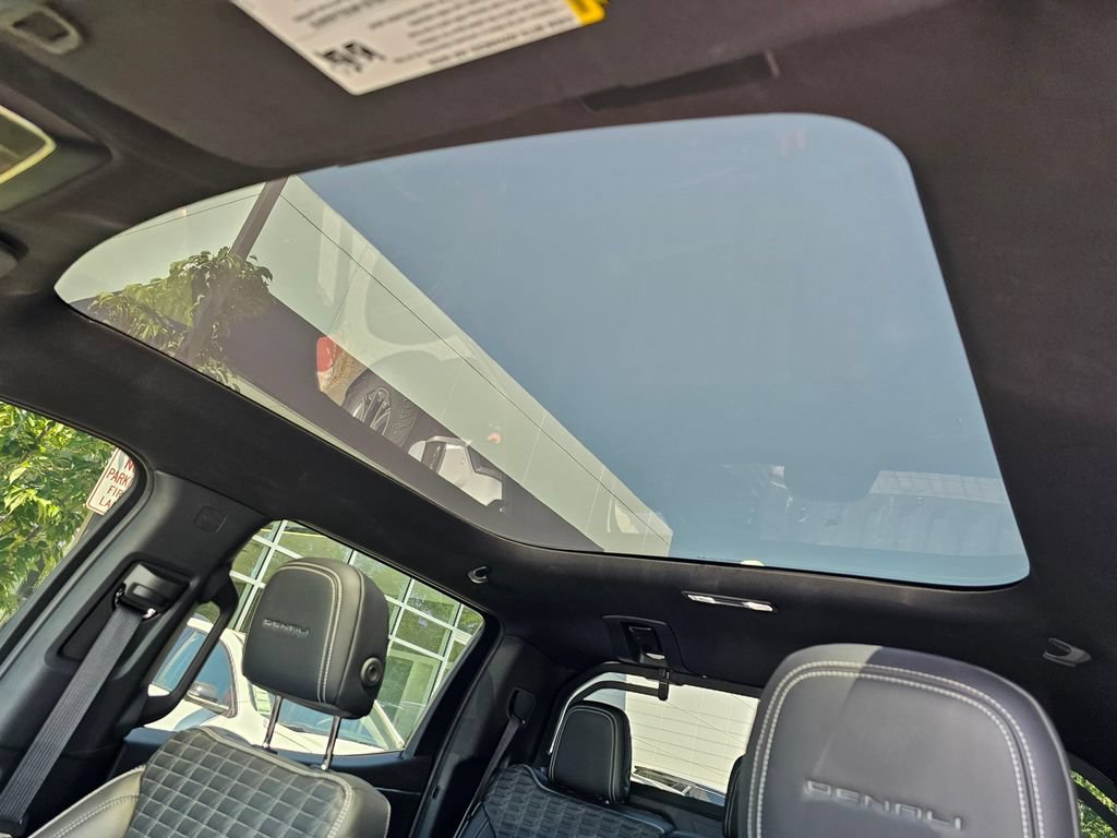 Used 2025 GMC Sierra EV Denali AWD/4WD image 22