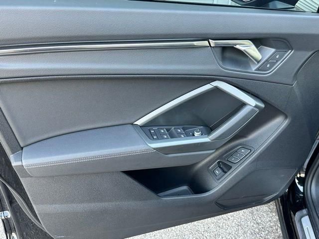 New 2025 Audi Q3 2.0T Premium image 30