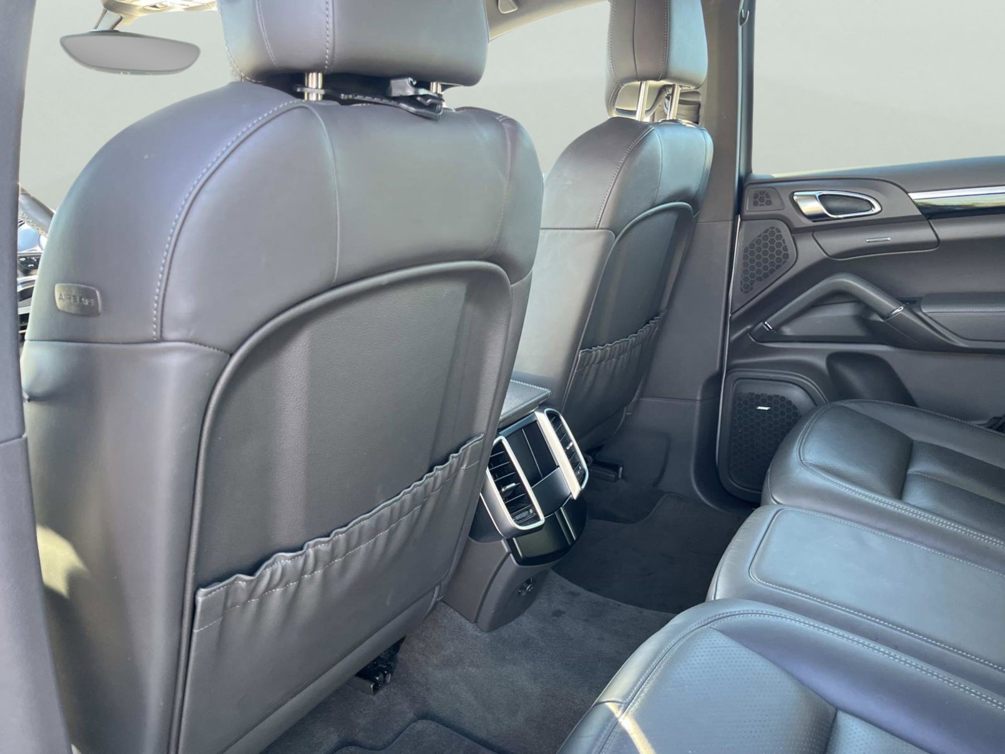 Used 2017 Porsche Cayenne Platinum Edition image 14