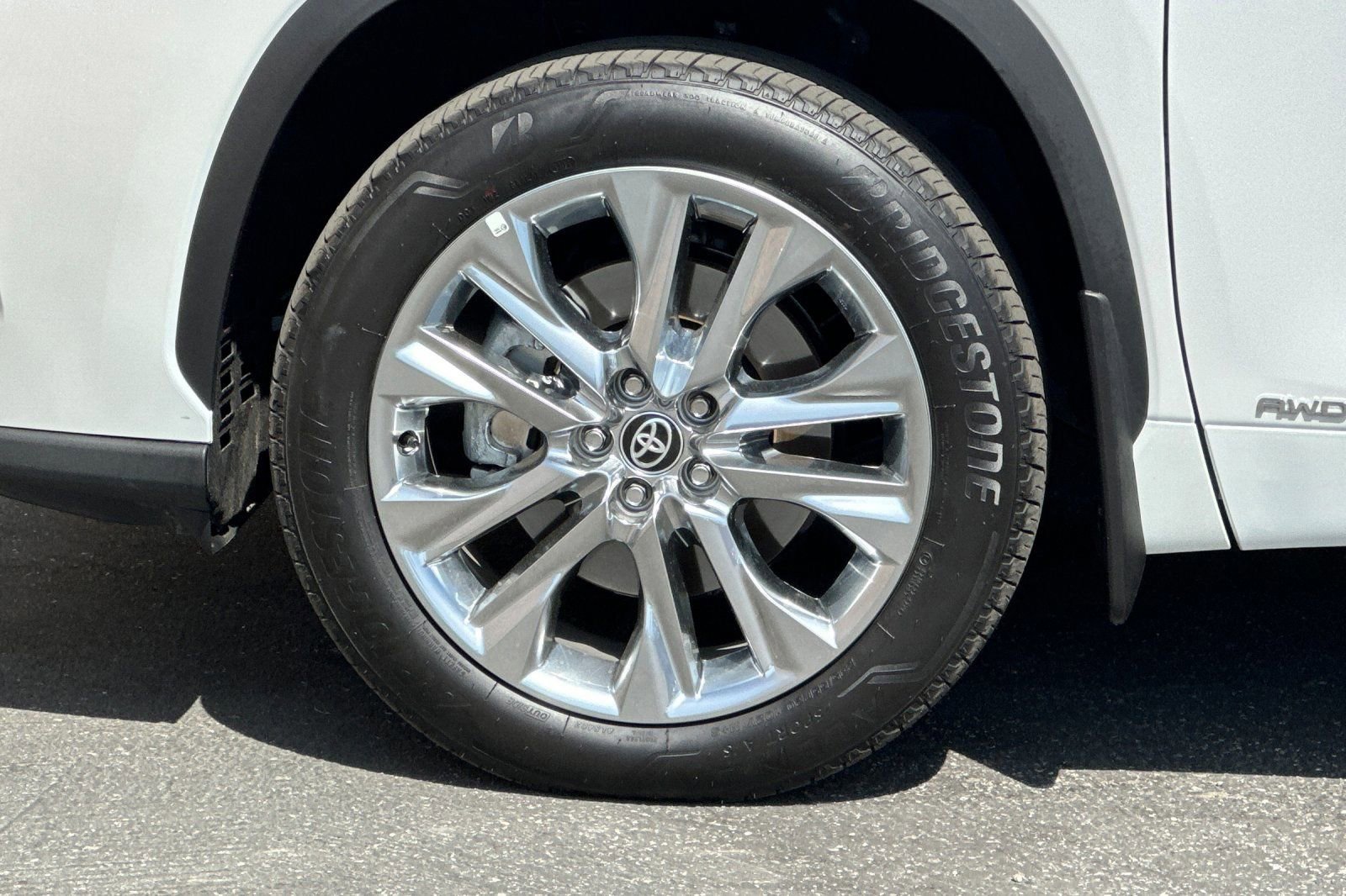 Used 2026 Toyota Highlander Limited image 30