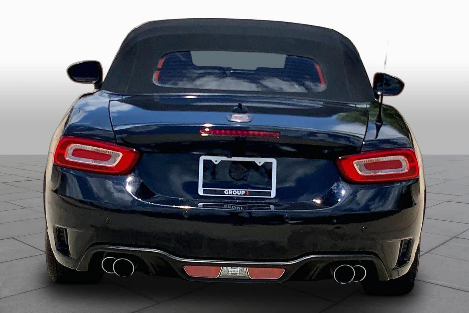 Used 2018 FIAT 124 Spider Abarth w/ Convenience Group RWD image 5