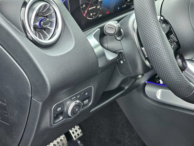 New 2026 Mercedes-Benz GLB 35 AMG 4MATIC image 14