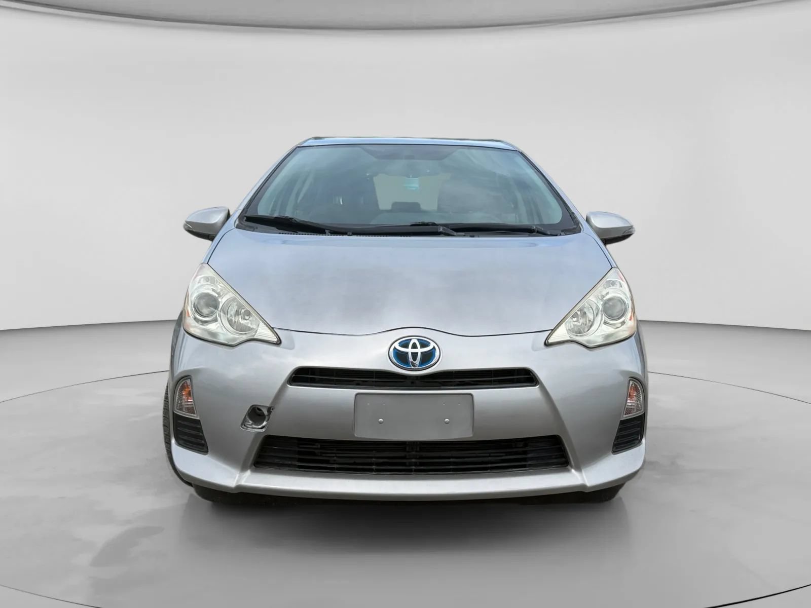 Used 2013 Toyota Prius C FWD image 8