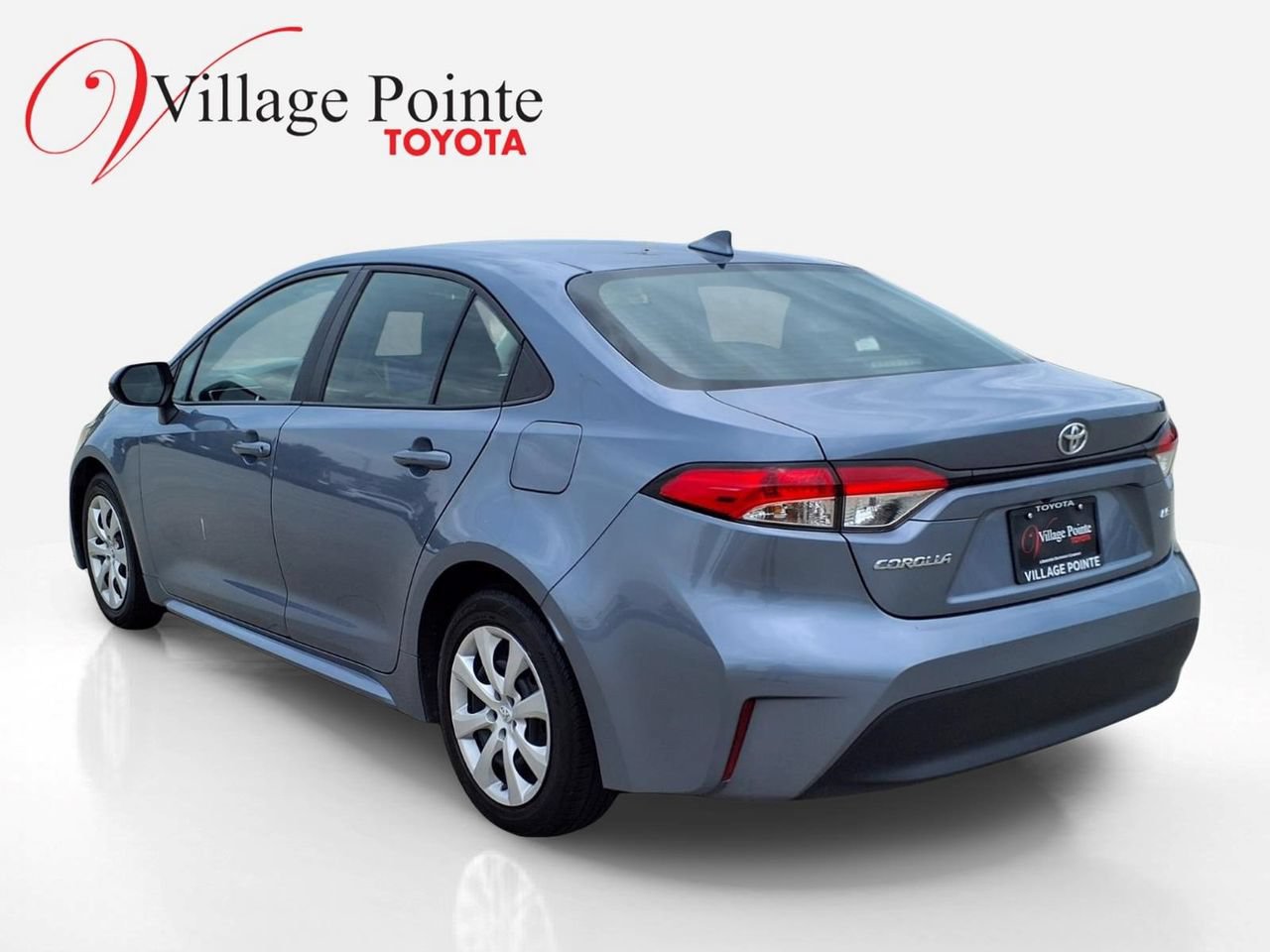 Used 2024 Toyota Corolla LE FWD image 3