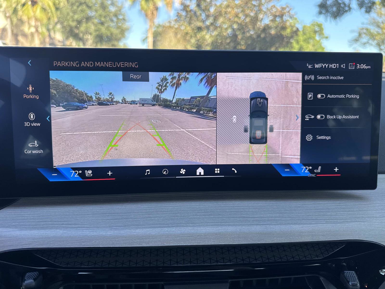 Certified 2025 BMW 330i Sedan w/ Premium Package image 23